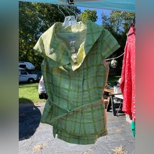 TAHARI Arthur S Levine 2-piece skirt-top/jacket - NWT- Size 8.